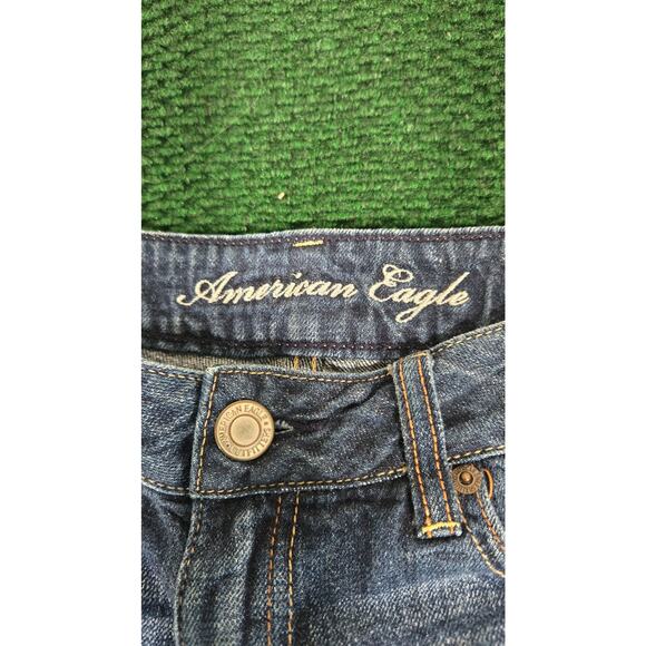 American Eagle Women's Destroyed, Distressed Denim Jean Shorts. Size 6. - Picture 4 of 10